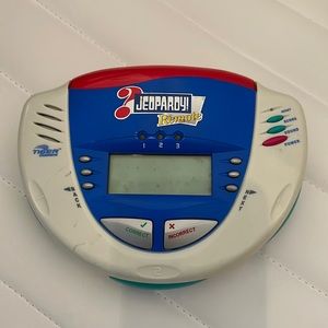 Jeopardy electronic trivia game Family Fun!! Takes 3 AAA batteries $12